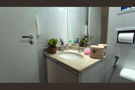 Apartamento à venda com 61m², 2 quartos e 2 vagasBanheiro Social 
