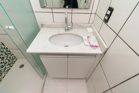 Apartamento à venda com 75m², 3 quartos e 2 vagasBanheiro 2