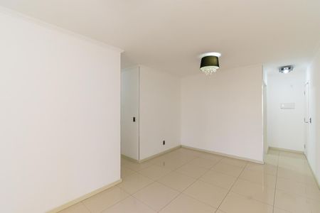 Sala de apartamento à venda com 3 quartos, 75m² em Vila Paulo Silas, São Paulo