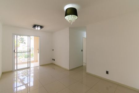 Sala de apartamento à venda com 3 quartos, 75m² em Vila Paulo Silas, São Paulo