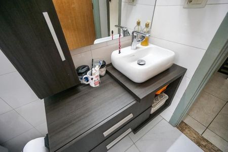 Banheiro de casa à venda com 2 quartos, 135m² em Guaiauna, São Paulo