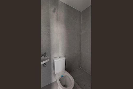 Casa de condomínio para alugar com 510m², 4 quartos e 2 vagasBanheiro de Serviço 