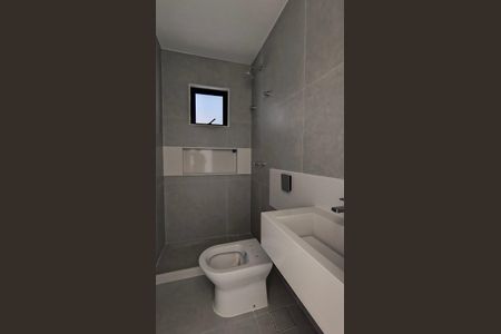 Casa de condomínio para alugar com 510m², 4 quartos e 2 vagasBanheiro da Suíte 1