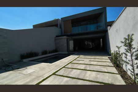 Casa de condomínio para alugar com 510m², 4 quartos e 2 vagasQuintal