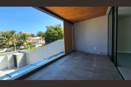 Casa de condomínio para alugar com 510m², 4 quartos e 2 vagasVaranda da Suíte 2
