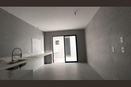 Casa de condomínio para alugar com 510m², 4 quartos e 2 vagasCozinha