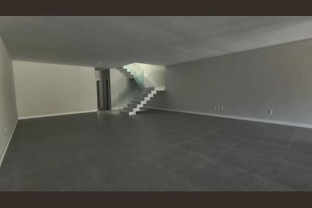 Sala de casa de condomínio para alugar com 4 quartos, 510m² em Barra da Tijuca, Rio de Janeiro