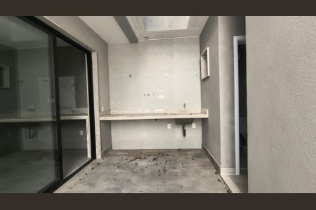 Casa de condomínio para alugar com 510m², 4 quartos e 2 vagasÁrea de Serviço 