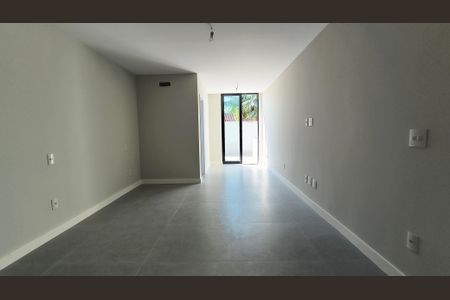 Casa de condomínio para alugar com 510m², 4 quartos e 2 vagasSuíte 3