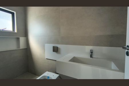 Casa de condomínio para alugar com 510m², 4 quartos e 2 vagasBanheiro da Suíte 4