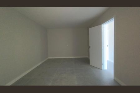 Casa de condomínio para alugar com 510m², 4 quartos e 2 vagasCloset da Suíte 2