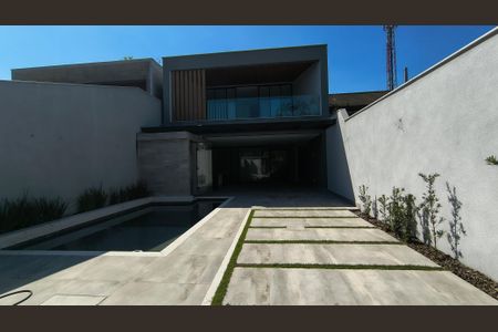 Casa de condomínio para alugar com 510m², 4 quartos e 2 vagasQuintal