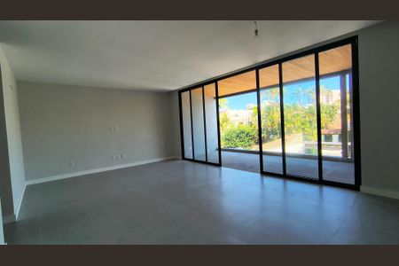 Casa de condomínio para alugar com 510m², 4 quartos e 2 vagasSuíte 2