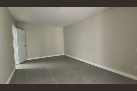 Casa de condomínio para alugar com 510m², 4 quartos e 2 vagasSuíte 3
