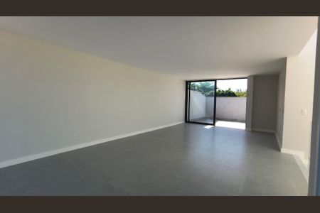 Casa de condomínio para alugar com 510m², 4 quartos e 2 vagasSótão 
