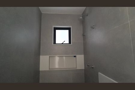 Casa de condomínio para alugar com 510m², 4 quartos e 2 vagasBanheiro da Suíte 1