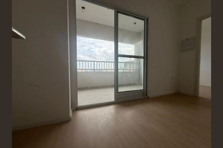 Apartamento à venda com 67m², 1 quarto e sem vagaBalcony com vista para a cidade, com piso de madeira e janelas grandes.