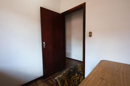 Casa à venda com 239m², 5 quartos e 2 vagasquarto 1