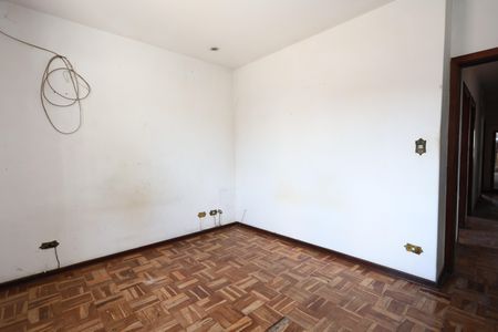 Casa à venda com 239m², 5 quartos e 2 vagassuíte 