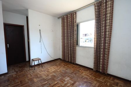 Casa à venda com 239m², 5 quartos e 2 vagassuíte 