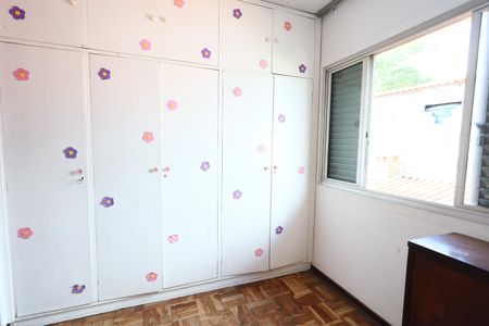 Casa à venda com 239m², 5 quartos e 2 vagasquarto 3