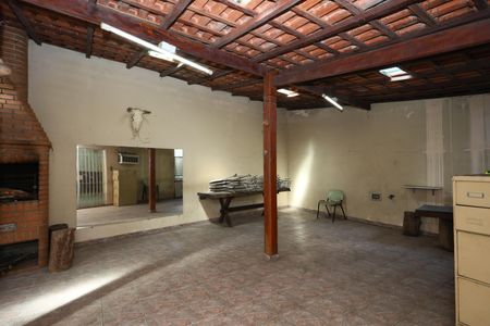 Casa à venda com 239m², 5 quartos e 2 vagasÁrea comum - Churrasqueira