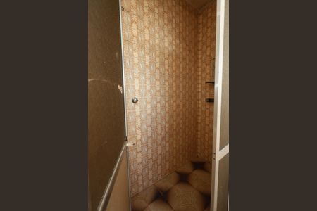 Casa à venda com 239m², 5 quartos e 2 vagasBanheiro 1