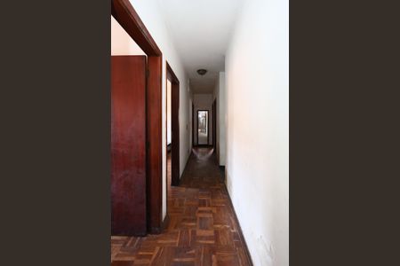 Casa à venda com 239m², 5 quartos e 2 vagascorredor