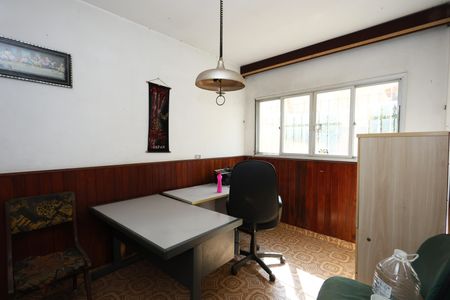 Casa à venda com 239m², 5 quartos e 2 vagascozinha 