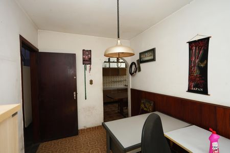 Casa à venda com 239m², 5 quartos e 2 vagascozinha 