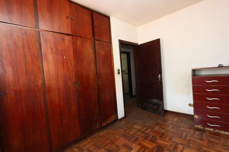 Casa à venda com 239m², 5 quartos e 2 vagasquarto 4
