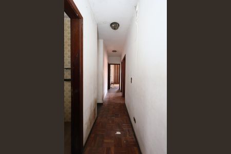 Casa à venda com 239m², 5 quartos e 2 vagascorredor