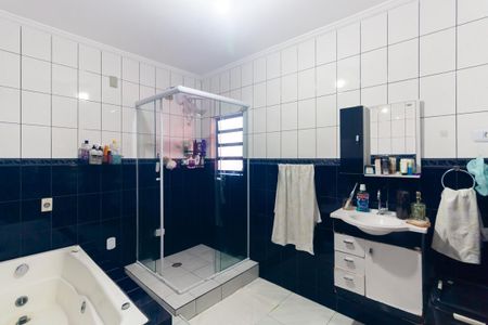 Casa à venda com 250m², 3 quartos e 3 vagasBanheiro da Suíte 2