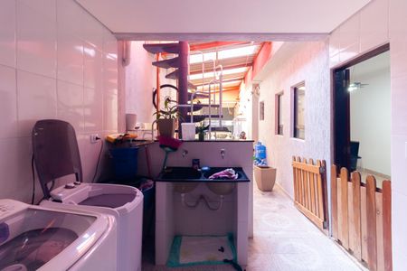 Casa à venda com 250m², 3 quartos e 3 vagasÁrea de Serviço