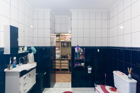 Casa à venda com 250m², 3 quartos e 3 vagasBanheiro da Suíte 2
