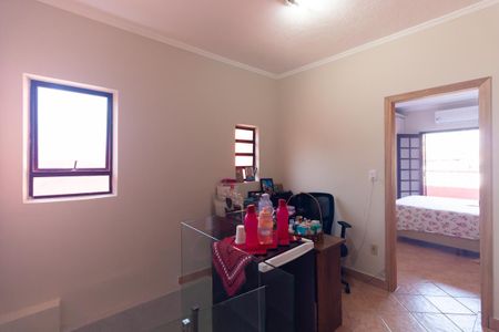 Casa à venda com 250m², 3 quartos e 3 vagasHall