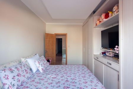 Casa à venda com 250m², 3 quartos e 3 vagasSuíte 2