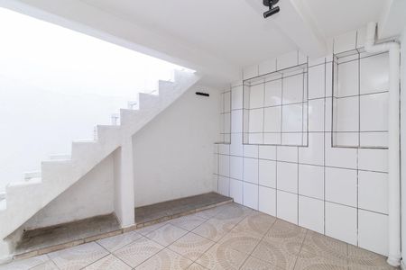 Casa à venda com 100m², 1 quarto e 1 vagaEscada