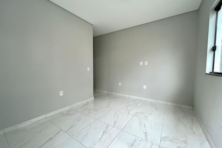 Sala de casa para alugar com 2 quartos, 67m² em Campeche, Florianópolis