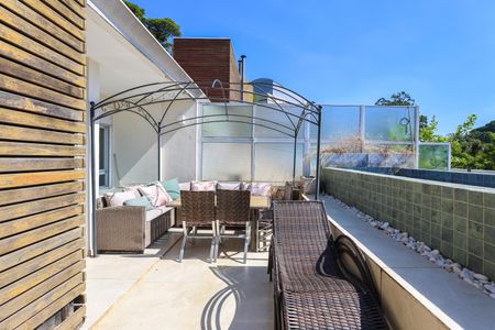 Casa de condomínio à venda com 347m², 4 quartos e 6 vagasÁrea externa