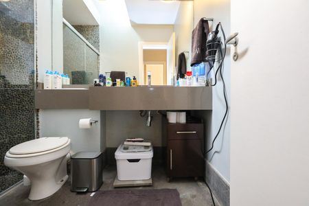 Casa de condomínio à venda com 347m², 4 quartos e 6 vagasBanheiro da Suíte 1