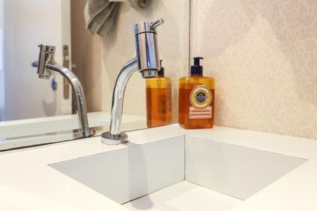 Casa de condomínio à venda com 347m², 4 quartos e 6 vagasLavabo