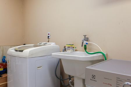 Casa de condomínio à venda com 347m², 4 quartos e 6 vagasÁrea de Serviço