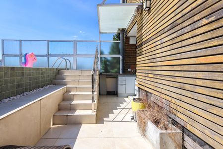 Casa de condomínio à venda com 347m², 4 quartos e 6 vagasÁrea externa