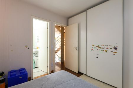 Casa de condomínio à venda com 347m², 4 quartos e 6 vagasSuíte 2