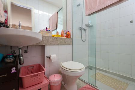 Casa de condomínio à venda com 347m², 4 quartos e 6 vagasBanheiro da Suíte 3