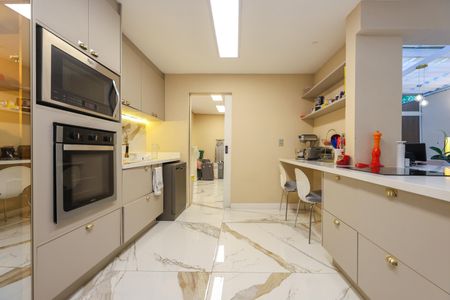 Casa de condomínio à venda com 347m², 4 quartos e 6 vagasCozinha