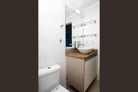 Banheiro de apartamento para alugar com 1 quarto, 50m² em Petrópolis, Porto Alegre