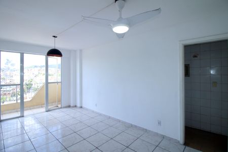 Sala de apartamento para alugar com 3 quartos, 85m² em Penha, Rio de Janeiro