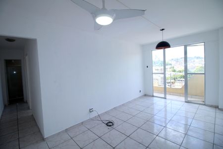 Sala de apartamento para alugar com 3 quartos, 85m² em Penha, Rio de Janeiro